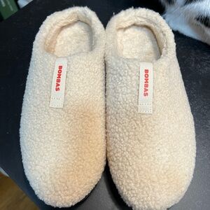 Bombas Sunday Beige Fleece Slippers Women’s 9